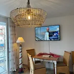 Strandstrasse - Fuehrt Auf Schoene Ostsee-seebruecke Apartmán Ostseebad Kühlungsborn