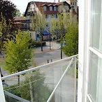 Strandstraße - Führt Auf Schöne Ostsee-seebrücke