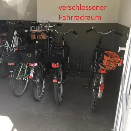 Strandstrasse - Fuehrt Auf Schoene Ostsee-seebruecke Apartmán *