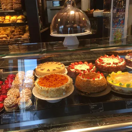 Strandstrasse - Fuehrt Auf Schoene Ostsee-seebruecke Appartement