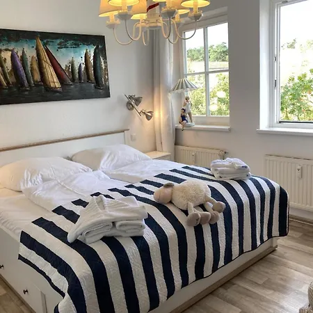 Apartament Strandstrasse - Fuehrt Auf Schoene Ostsee-seebruecke *