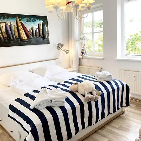 Appartement Strandstrasse - Fuehrt Auf Schoene Ostsee-seebruecke *