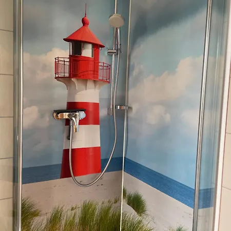 Strandstrasse - Fuehrt Auf Schoene Ostsee-seebruecke Apartmán Ostseebad Kühlungsborn