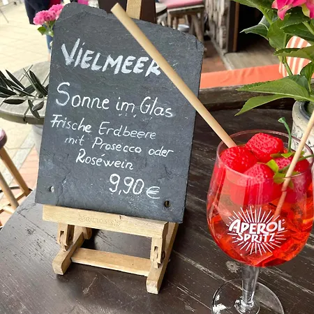 Strandstrasse - Fuehrt Auf Schoene Ostsee-seebruecke Apartmán *