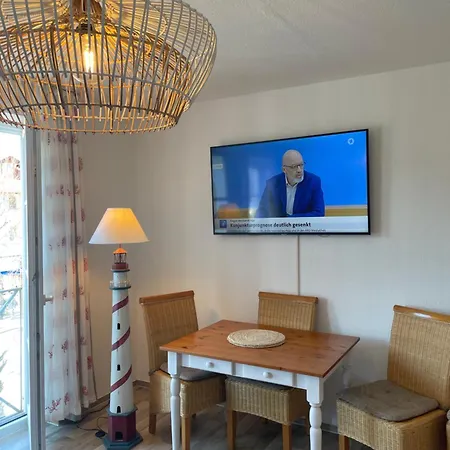 Strandstrasse - Fuehrt Auf Schoene Ostsee-seebruecke Apartmán Ostseebad Kühlungsborn