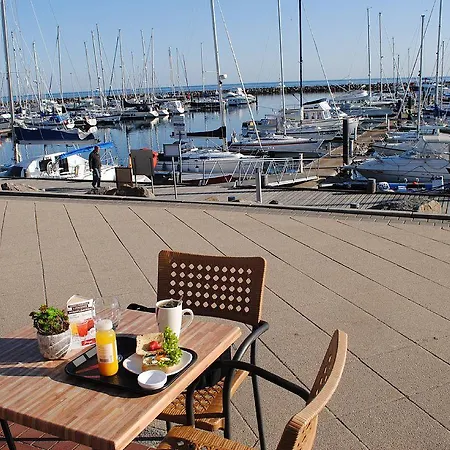 아파트 Strandstrasse - Fuehrt Auf Schoene Ostsee-seebruecke