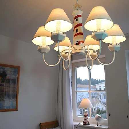 Strandstrasse - Fuehrt Auf Schoene Ostsee-seebruecke Ostseebad Kühlungsborn