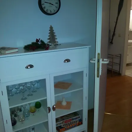 Strandstrasse - Fuehrt Auf Schoene Ostsee-seebruecke *