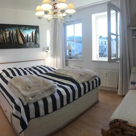 Strandstrasse - Fuehrt Auf Schoene Ostsee-seebruecke Appartement Ostseebad Kühlungsborn