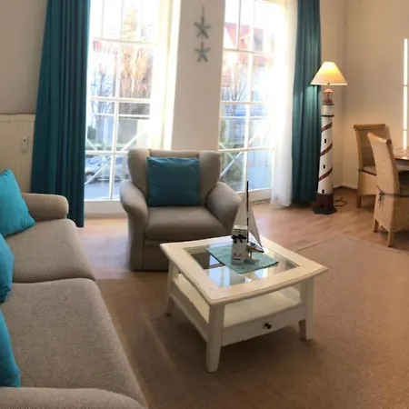 Strandstrasse - Fuehrt Auf Schoene Ostsee-seebruecke *