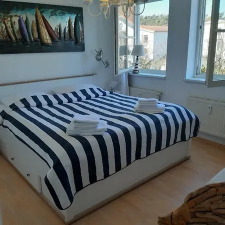 Strandstrasse - Fuehrt Auf Schoene Ostsee-seebruecke Kühlungsborn