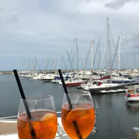 Strandstrasse - Fuehrt Auf Schoene Ostsee-seebruecke