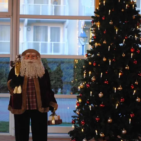 Strandstrasse - Fuehrt Auf Schoene Ostsee-seebruecke