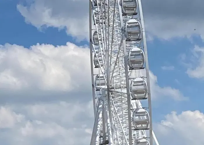 Strandstrasse - Fuehrt Auf Schoene Ostsee-seebruecke Lejlighed