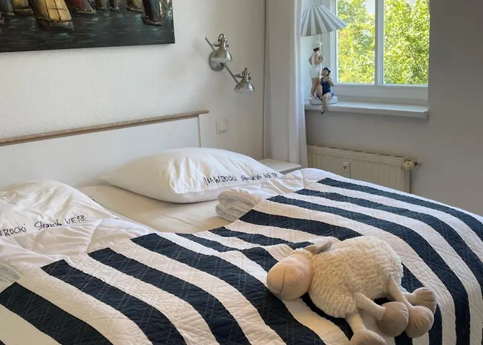 Strandstrasse - Fuehrt Auf Schoene Ostsee-seebruecke Lejlighed Ostseebad Kühlungsborn