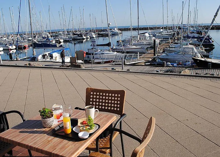 Lejlighed Strandstrasse - Fuehrt Auf Schoene Ostsee-seebruecke
