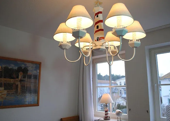 Strandstrasse - Fuehrt Auf Schoene Ostsee-seebruecke Ostseebad Kühlungsborn