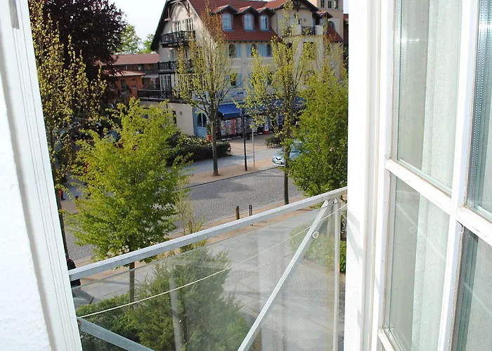 Strandstrasse - Fuehrt Auf Schoene Ostsee-seebruecke