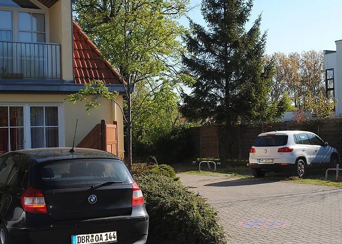 Strandstrasse - Fuehrt Auf Schoene Ostsee-seebruecke Lejlighed
