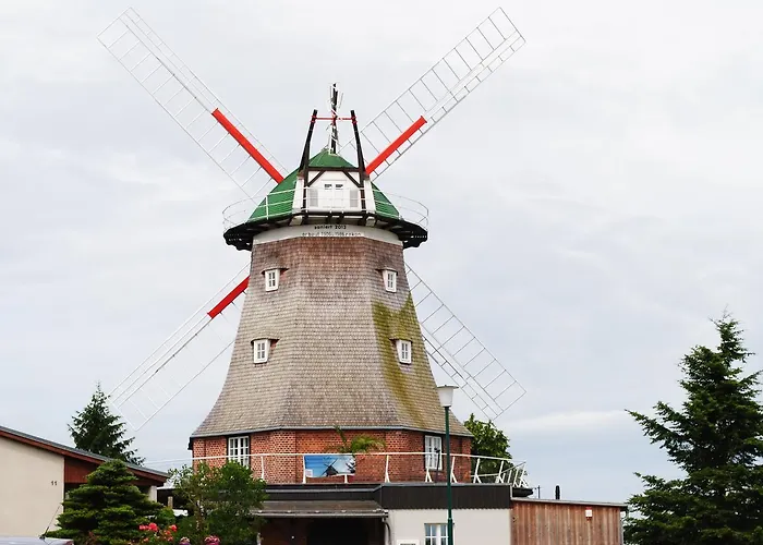 Strandstrasse - Fuehrt Auf Schoene Ostsee-seebruecke Lejlighed Ostseebad Kühlungsborn
