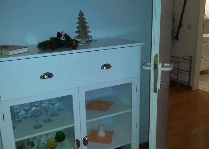 Strandstrasse - Fuehrt Auf Schoene Ostsee-seebruecke *