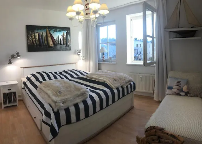 Strandstrasse - Fuehrt Auf Schoene Ostsee-seebruecke Lejlighed Ostseebad Kühlungsborn