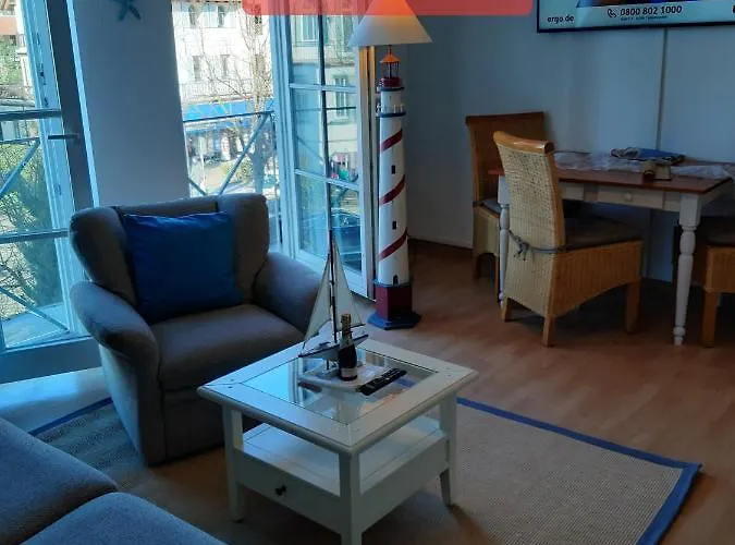 Strandstrasse - Fuehrt Auf Schoene Ostsee-seebruecke Lejlighed *